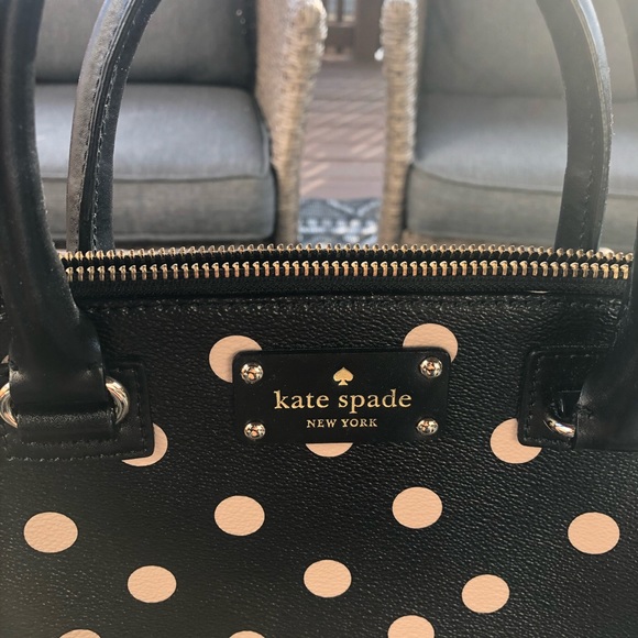 Kate Spade ♠️ handbag w/ wallet. - Picture 3 of 5